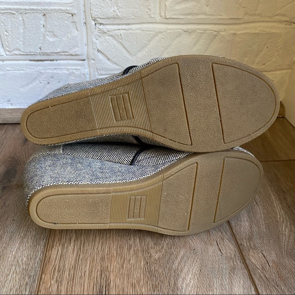 Toms Desert Wedge Bootie in Linen Metallic - 7.5 - Picture 7 of 8